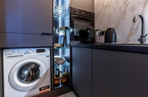 Quartier de l'Horloge Apartment | Petit Violette I Amazing 1 Bed Apt in Paris