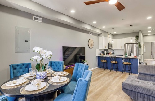 South Philadelphia Condo | Philly Condo w/Rooftop Deck! Walk to Broad St