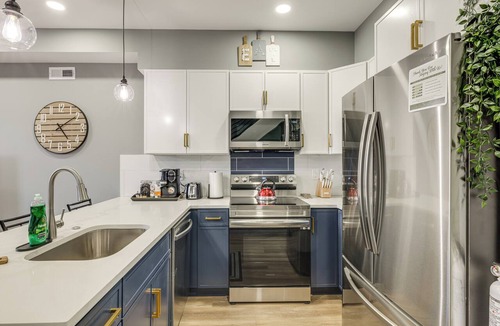 South Philadelphia Condo | Philly Condo w/Rooftop Deck! Walk to Broad St