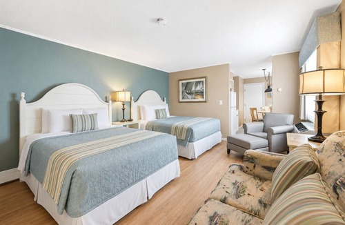 South Yarmouth Hotel | Pier 7 Condominiums