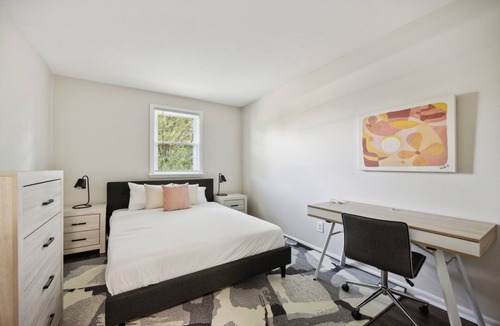 Newark Apartment | Pine Brook 502 I Pool Gym I Free Parking !