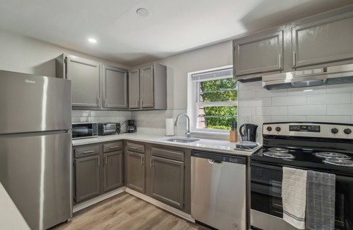 Newark Apartment | Pine Brook 908 I Lovely 2Bd Spacious Apartment