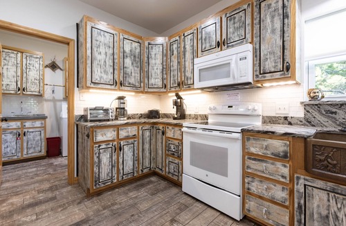 Surf Side Shores House | Pirate Daze- Pool, Soaking Spa, *Golf Cart! Game Room! Pirate Theme!