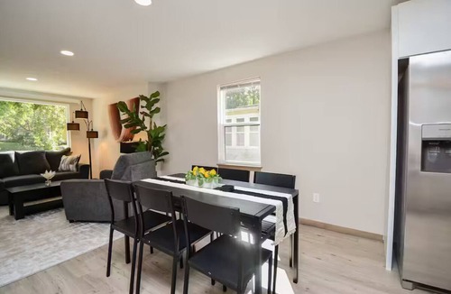 Folsom's Addition House | Platinum House ArcadeGames Foosball Airhockey Central Downtown 5-bed