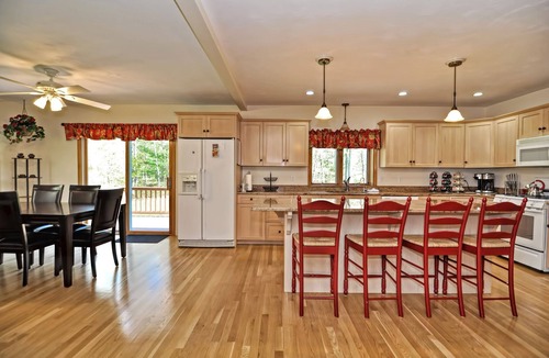 Ponds of Plymouth House | Plymouth Estate Family & Exec Stays Sleeps 16