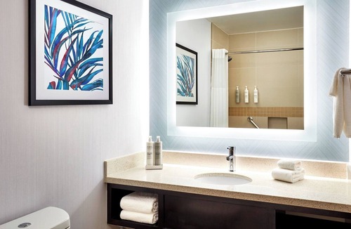 Valencia Hotel | Polished King Guestroom | Fenced Outdoor Heated Pool, Hot Tub & Courtyard Access