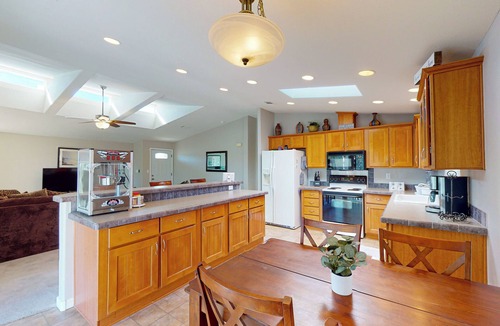 Havasu Lake House | Pool & Hot Tub Access: 'Lake Havasu Lakehouse'