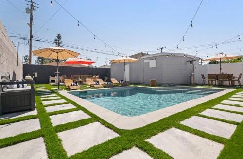 Inglewood House | Pool House Retreat near LAX, SoFi & Beach