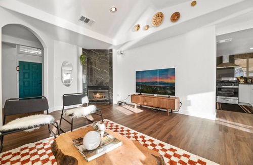 Yucca Valley Villa | Pool, Spa, Suana, Theater, MiniGolf & Pet-friendly
