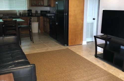 Highlands - Perkins Apartment | Pool | Walk to LSU | WD | TV in bedroom | Gated