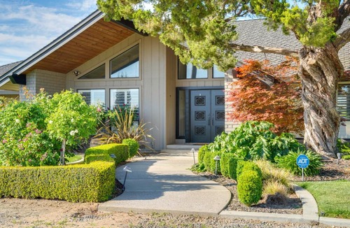 Ripon House | Poolside Escape w/Hot Tub! 8 Mi to Dtwn Modesto