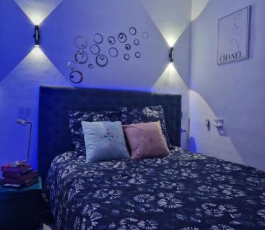 Aulnay-sous-Bois Apartment | Popcorn & Netflix near Paris, CDG & Parc des Expos