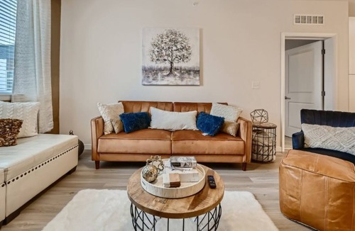 Downtown Baltimore Apartment | Posh Penthouse Inner Harbor::Family:Sports