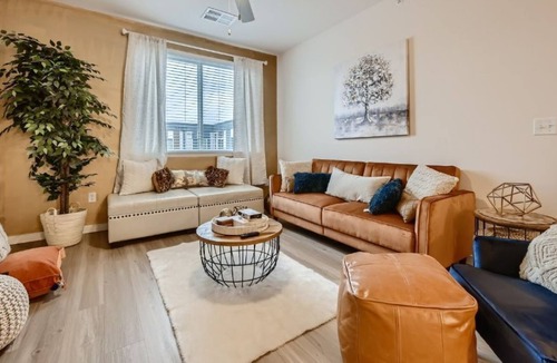 Downtown Baltimore Apartment | Posh Penthouse Inner Harbor::Family:Sports