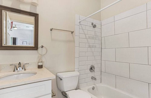 East Riverside House | Post-Worthy Chateau | W/Pool Table