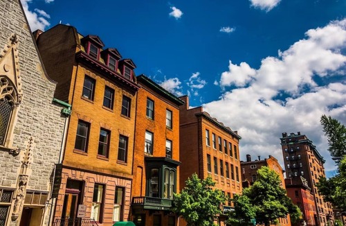 Mount Vernon Hotel | Premier Monument King at Art Boutique Hotel Revival Baltimore w/Rooftop Dining