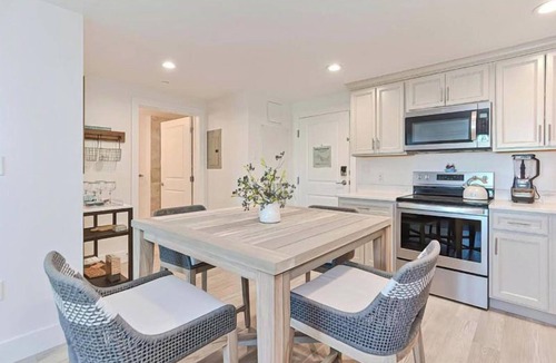 Plymouth Cultural District Apartment | Premier Ocean View Corner Condo (750S.F.)
