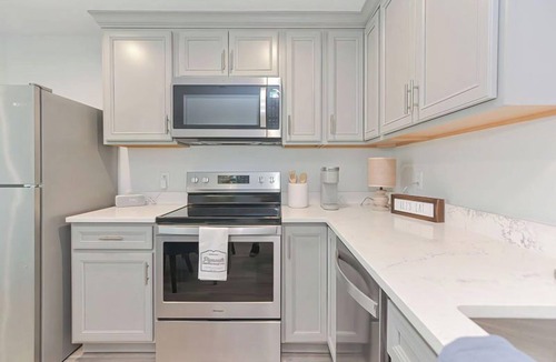 Plymouth Cultural District Apartment | Premier Ocean View Corner Condo (750S.F.)