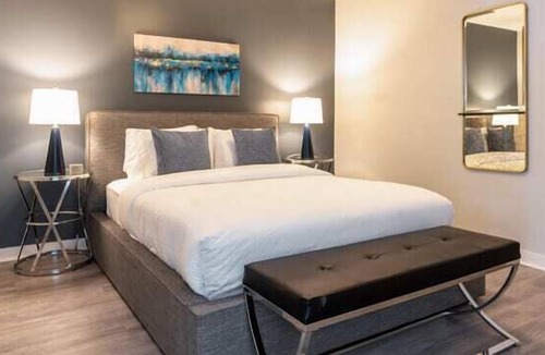 Downtown Jackson Apartment | Premium 1 Bedroom Sum