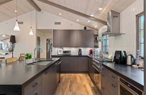 Montecito House | Premium Location Heated Pool & Hot Tub walk to Lower Village