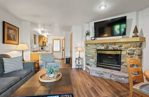 Fish Creek Condo | Prime Fish Creek Location: Holiday by the Bay
