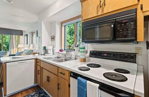 Fish Creek Condo | Prime Fish Creek Location: Holiday by the Bay