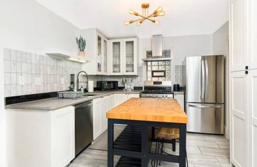 Summit - University House | PRIME Location! Sunny & Spacious - Private Oasisn