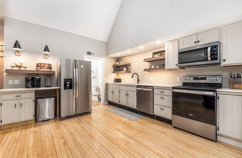 Galena Apartment | Prime Main St Suite! Walk 2 Dining & Shopping! Spiral Stairs to Loft Bedroom!