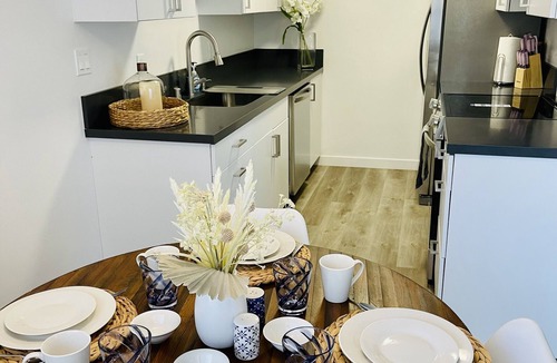 Sawtelle Apartment | Prime West LA cozy 2bd/2ba with balcony-UCLA SMC Santa Monica Beach