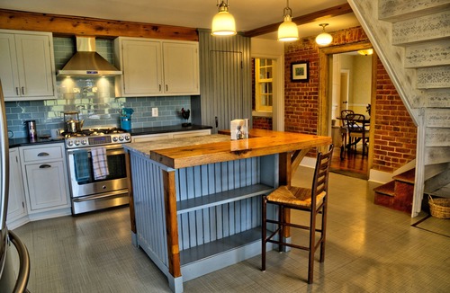 Hamilton House | Private 18th Century Farmhouse in Virginia Wine Country with Hot Tub