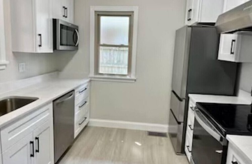 Historic Southwest Apartment | Private 2BR Entire Main Floor Unit Step to Mayo Clinic 518A