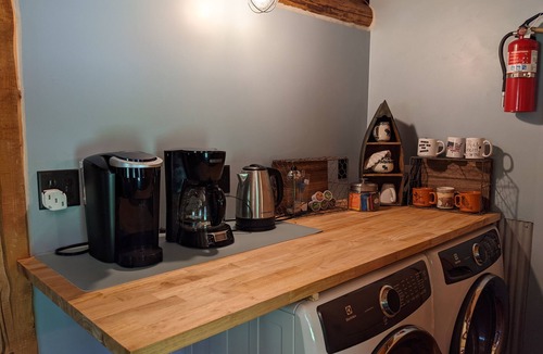 Dunbar Cabin | Private 3 BR 1.5 BA log cabin on 34 acres, driveway is 150' from trails