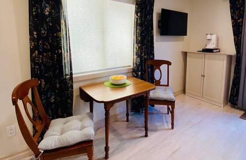 Simi Valley Apartment | Private and dog friendly!