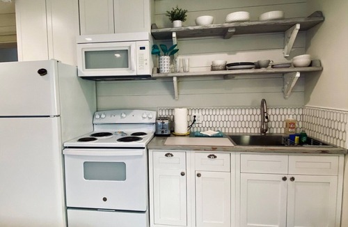 Simi Valley Apartment | Private and dog friendly!