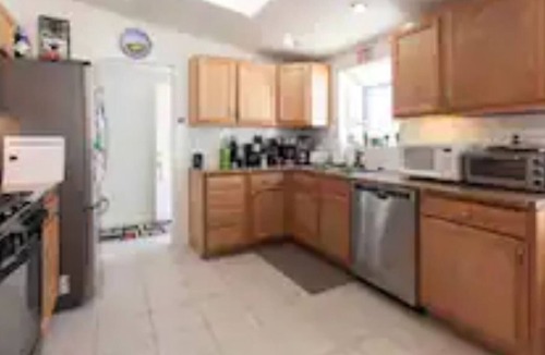 Townsite House | Private Bedroom, Shared House - 1 mile to the Beach! Pet Friendly
