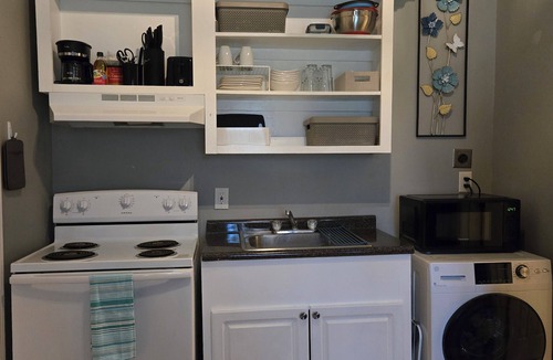 Greater Belhaven Apartment | Private Cottage Pad - Weekly or Monthly