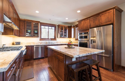 Stonegate House | Private Home with Hot Tub! Mountain Views! Short walk to Village!