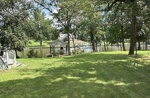 Lake Shore House | Private house with AC