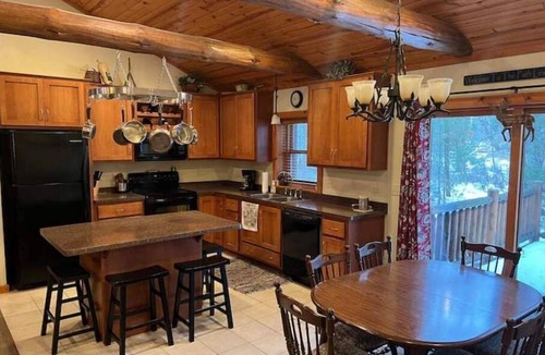 Hatfield Cabin | Private Log Cabin near Lake Arbutus and ATV trails
