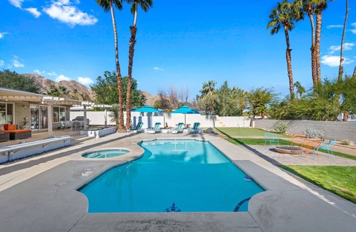 Magnesia Falls Cove House | Private Mid Century Oasis with Amazing Views has open dates for Fall 2026!