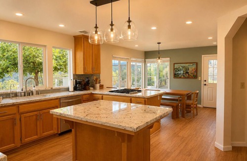 Three Rivers House | Private Mountaintop Retreat - Stunning Views, Hot Tub, Fire Pit, BBQ- Sleeps 10