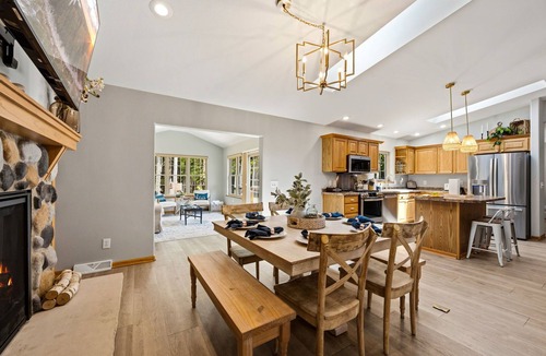 Sister Bay Cottage | Private Nature Retreat With Game Room