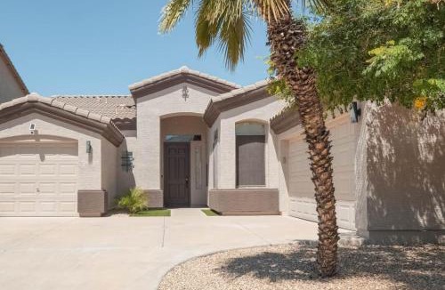 Surprise Farms House | Private Pool, Putting Green, Near Spring Training