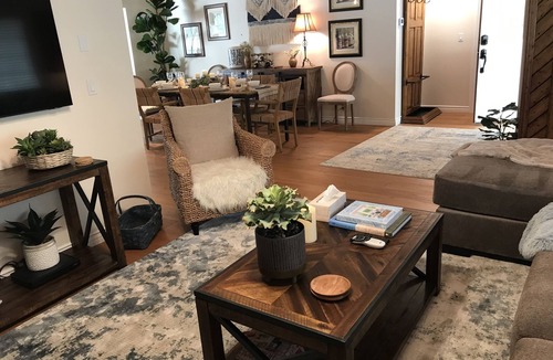 Somis House | Private retreat, beautifully remodeled and decorated!