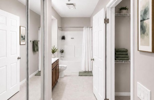 Marina del Rey House | Private Room and private bathroom with pool and sauna