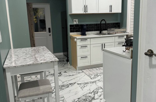 Minneapolis House | Private rooms available at a 4 bedrooms private home. Shared amenities.