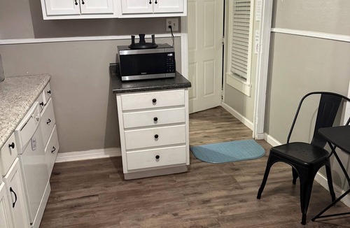 Pascagoula House | Quaint Getaway! Beautiful 2-bedroom house with AC in pleasant Pascagoula