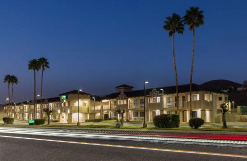 Lake Elsinore Hotel | Quality Inn Lake Elsinore I-15