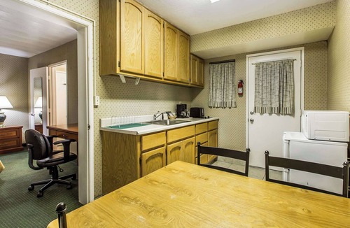 Ridgecrest Hotel | Quality Inn Near China Lake Naval Station