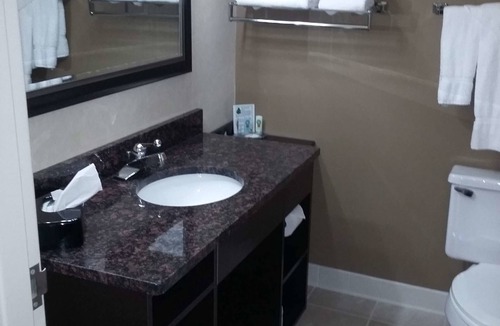 Escanaba Hotel | Quality Inn & Suites Escanaba North